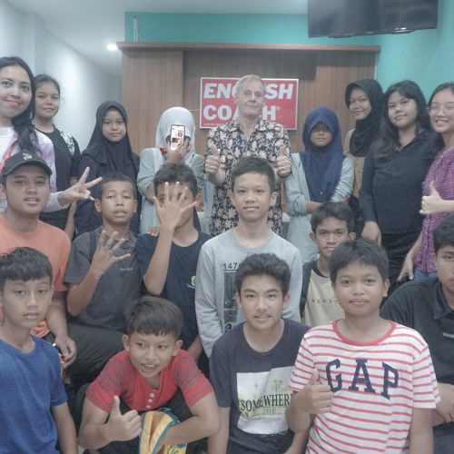 Native Teacher Profesional untuk Pembelajaran yang Lebih Menarik